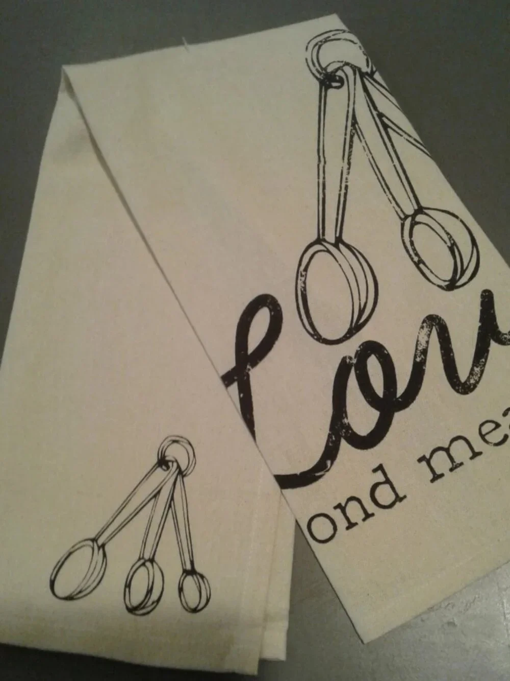 New 100% Cotton Vintage Style LOVE BEYOND MEASURE Tea Towel or Dish Linen